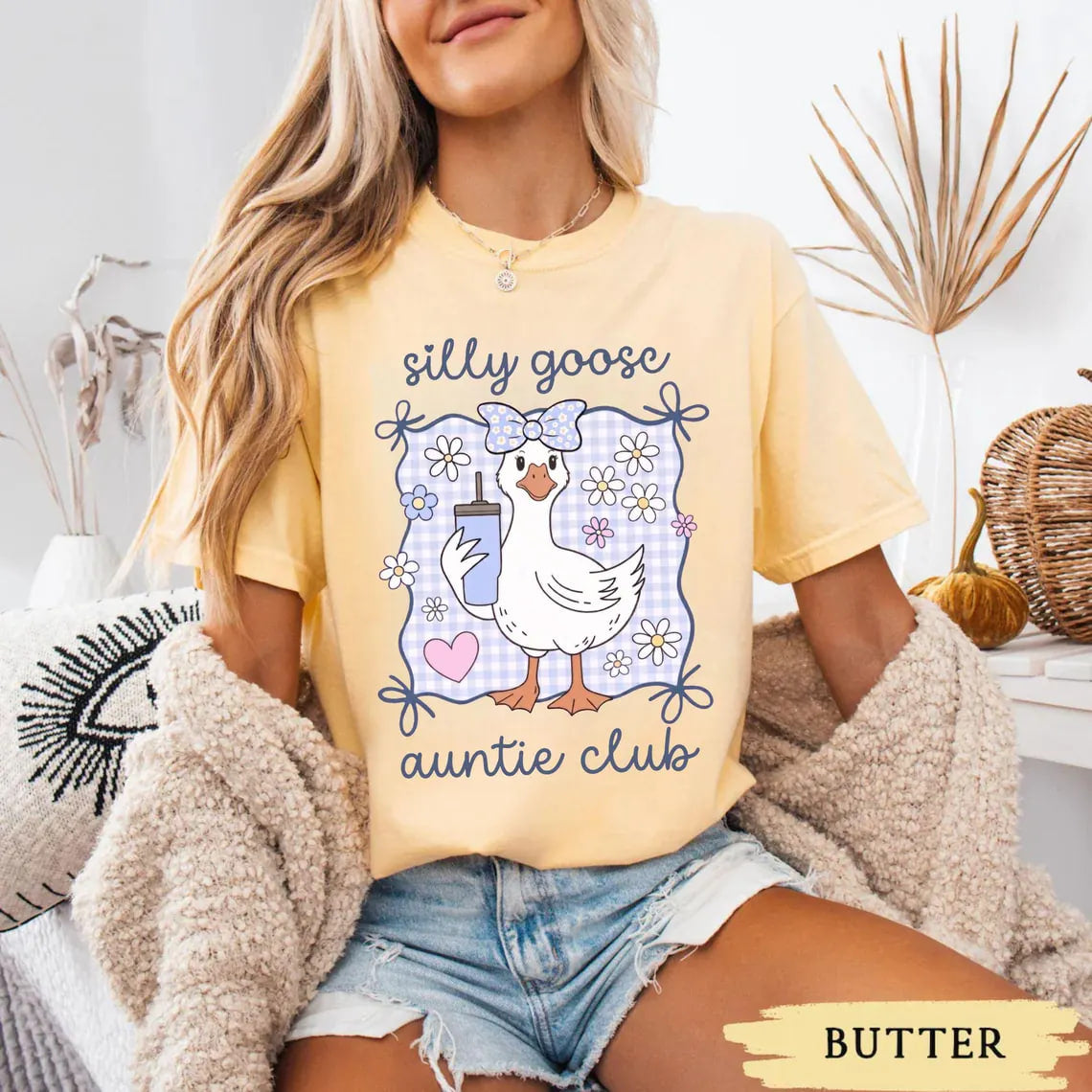 Comfort Colors® Cute Aunt Shirt, Silly Goose Auntie Shirt, New Aunt Gift, Pregnancy Announcement for Sister, Future Aunt Tee